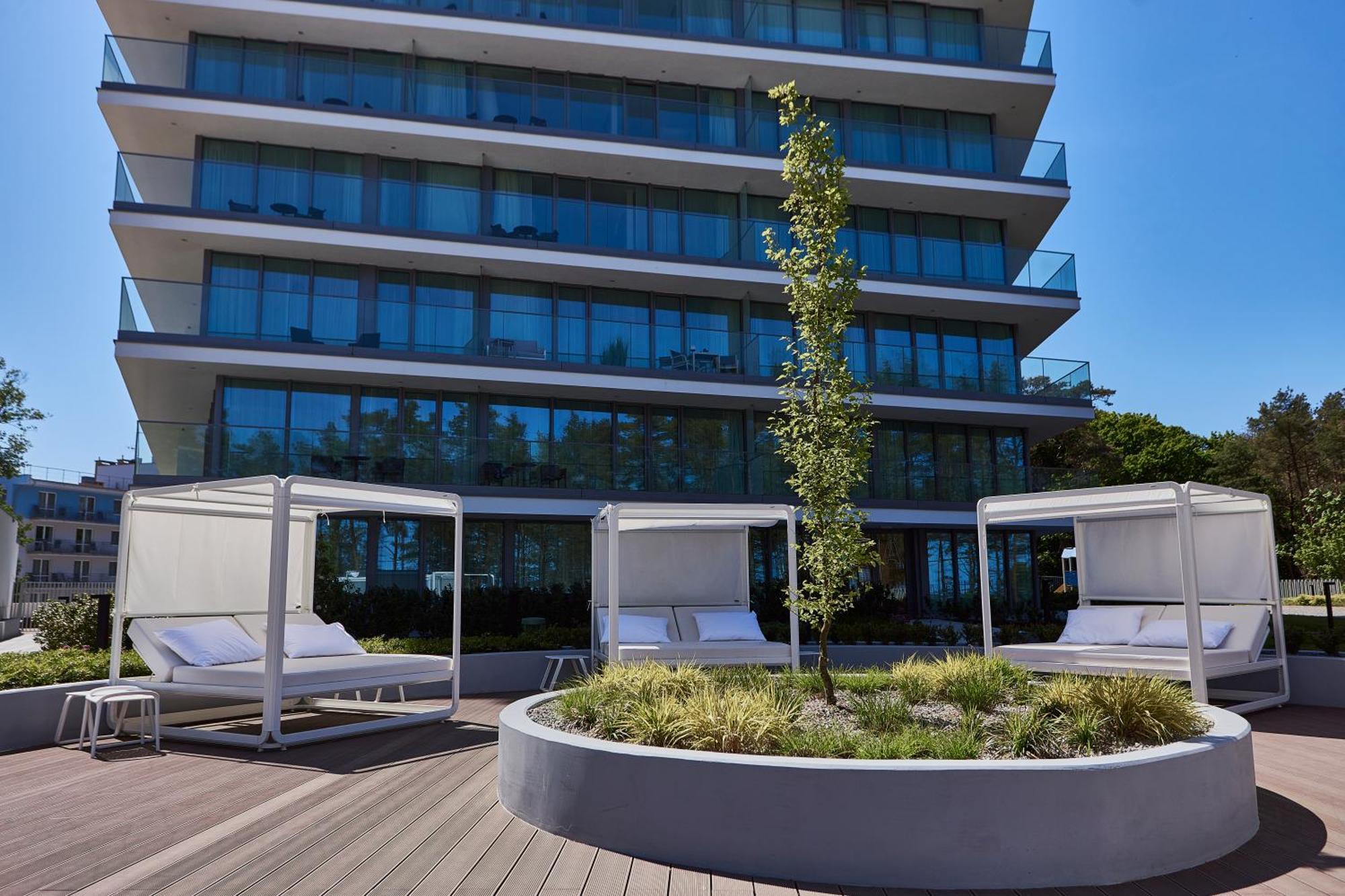 Wave Beachfront Family Apartment Miedzyzdroje Exterior foto
