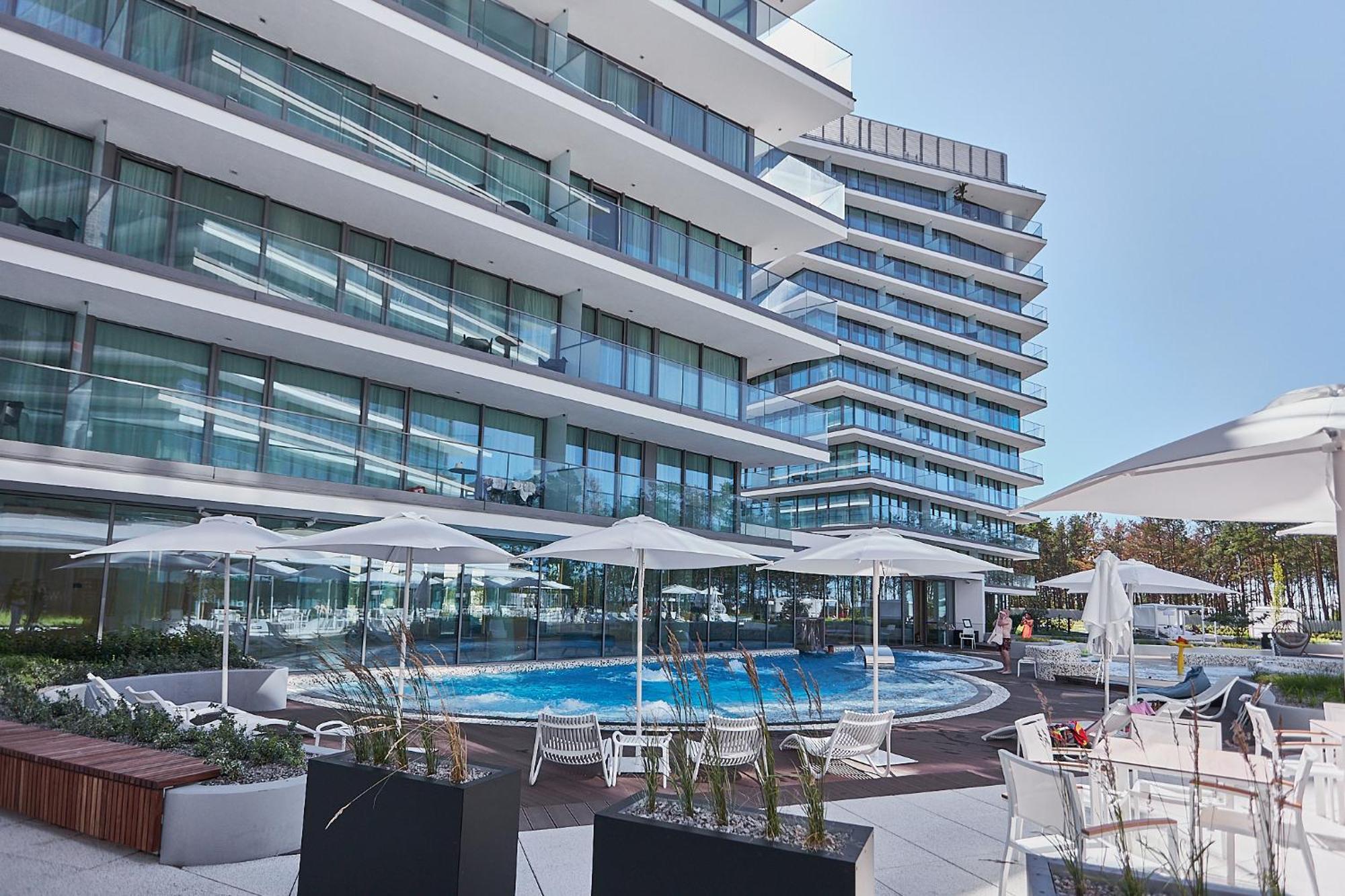 Wave Beachfront Family Apartment Miedzyzdroje Exterior foto