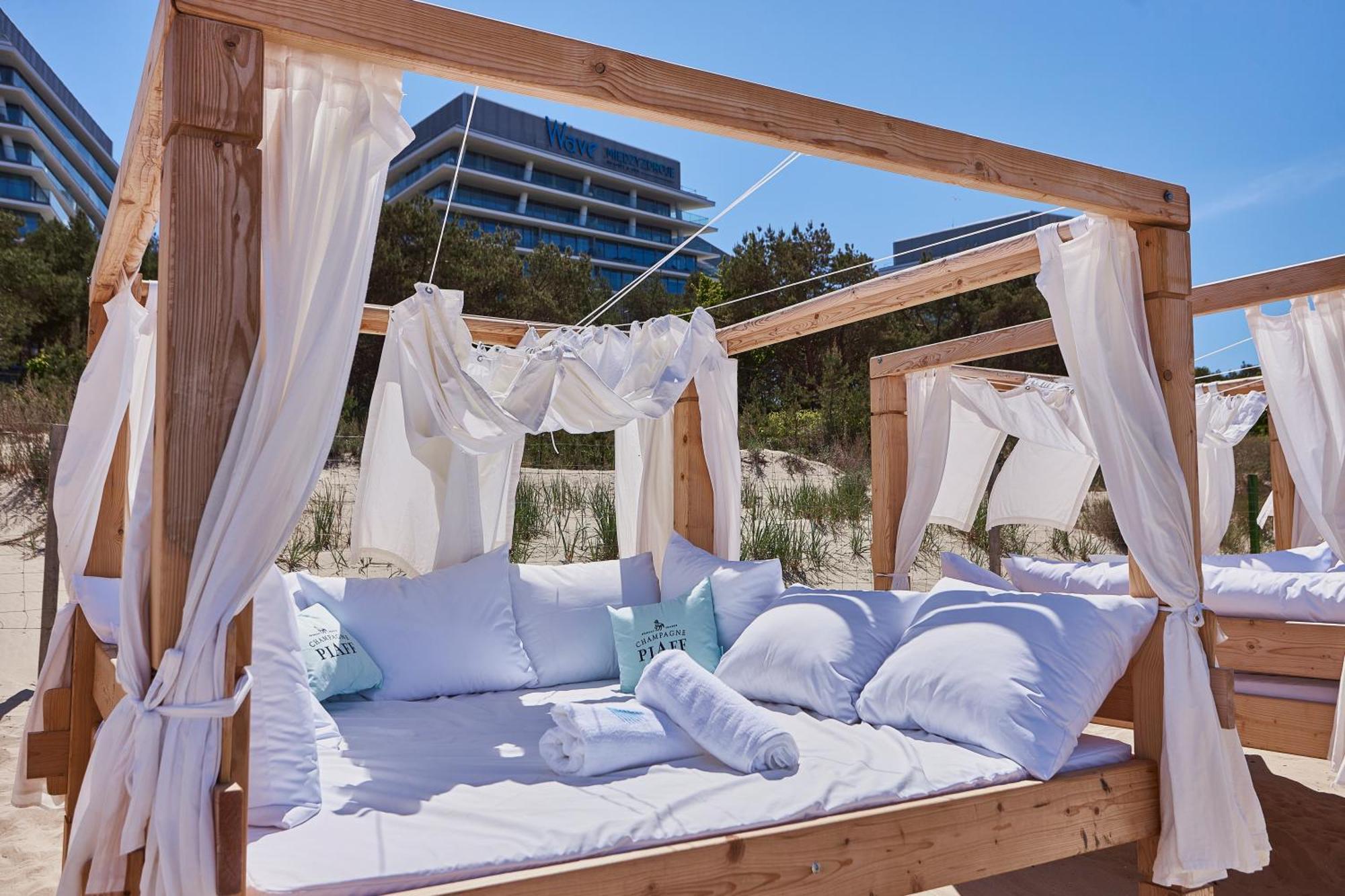 Wave Beachfront Family Apartment Miedzyzdroje Exterior foto