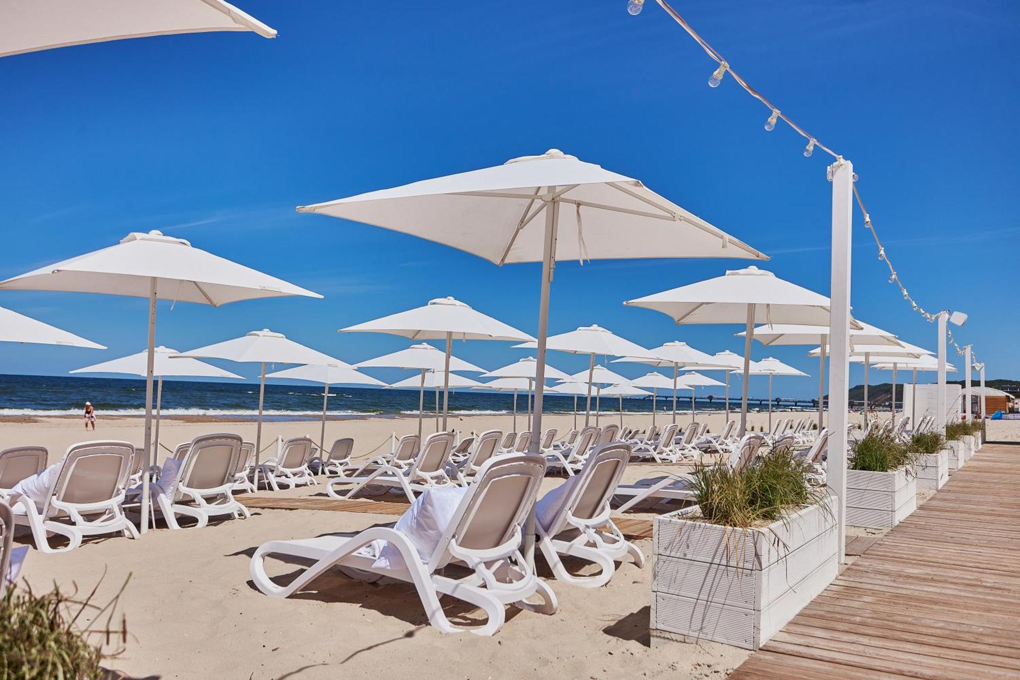 Wave Beachfront Family Apartment Miedzyzdroje Exterior foto